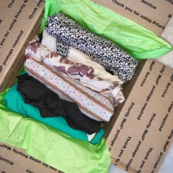 $25 MYSTERY RESELLER BOX - Picture 2 of 8